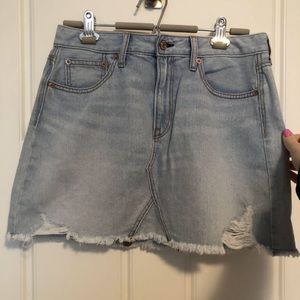 NWOT AE Distressed Jean Skirt